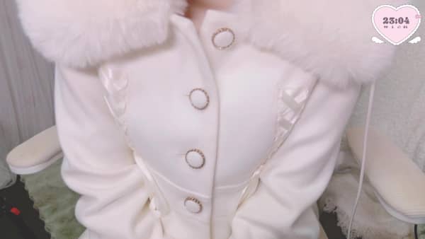 [サンタ アプア][2025.12.19]コートの下に水着を着ている様子のおかしいリモート家庭.jpg